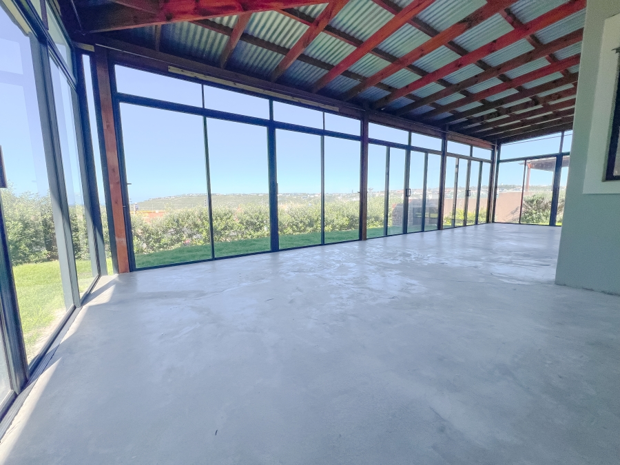 To Let 2 Bedroom Property for Rent in Robberg Ridge Western Cape